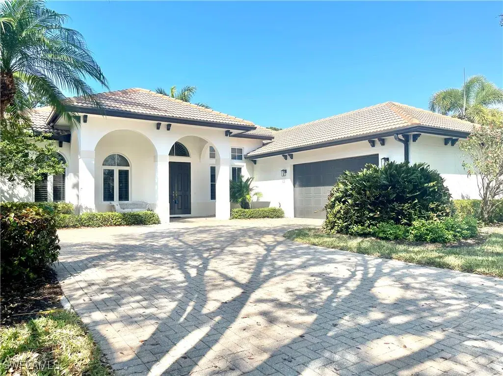 Picture of 367 Saddlebrook Ln, Naples, FL 34110