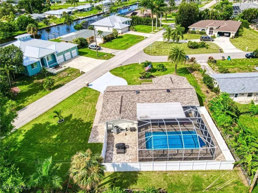 Picture of 202 SE 46Th Ln, Cape Coral, FL 33904