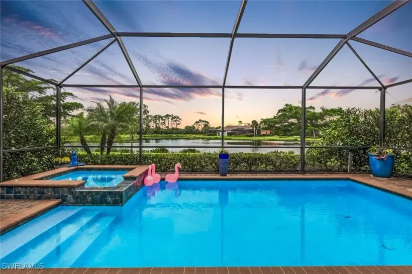 Picture of 1613 Vizcaya Ln, Naples FL 34113