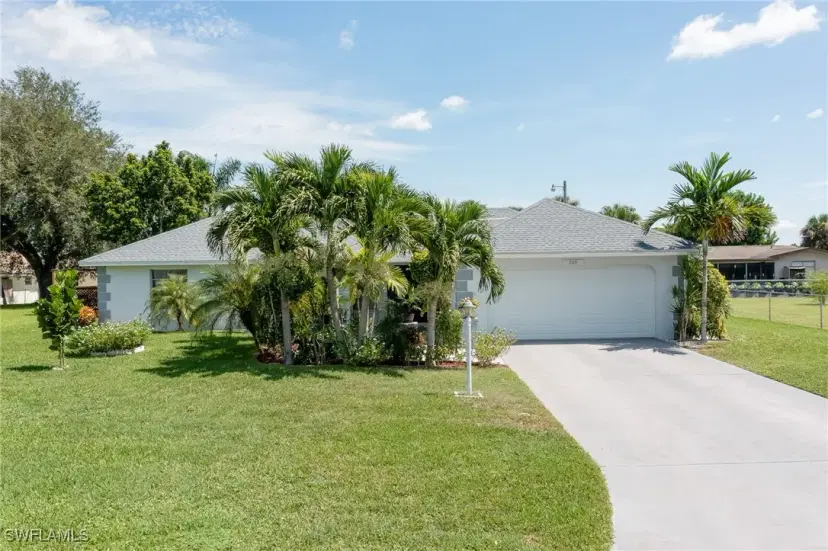 Picture of 209 Daleview Ave, Lehigh Acres FL 33936