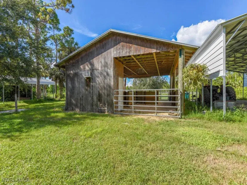 Picture of 940 10Th St Se, Naples FL 34117