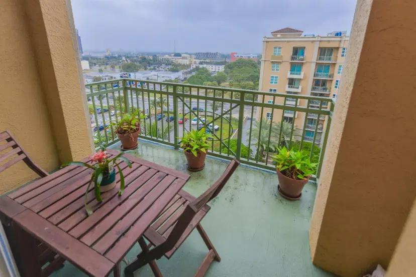 Picture of 403 S Sapodilla Avenue 817, West Palm Beach FL 33401