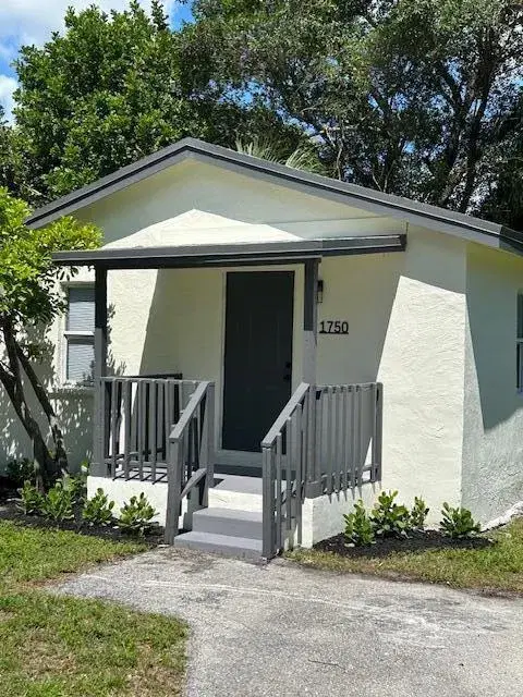 Picture of 1750 W 12Th Street, Riviera Beach FL 33404