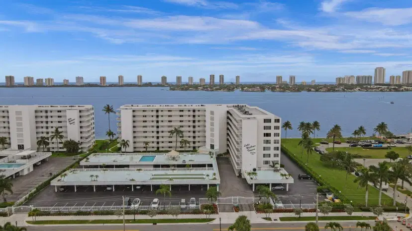 Picture of 301 Lake Shore Drive 809, Lake Park FL 33403