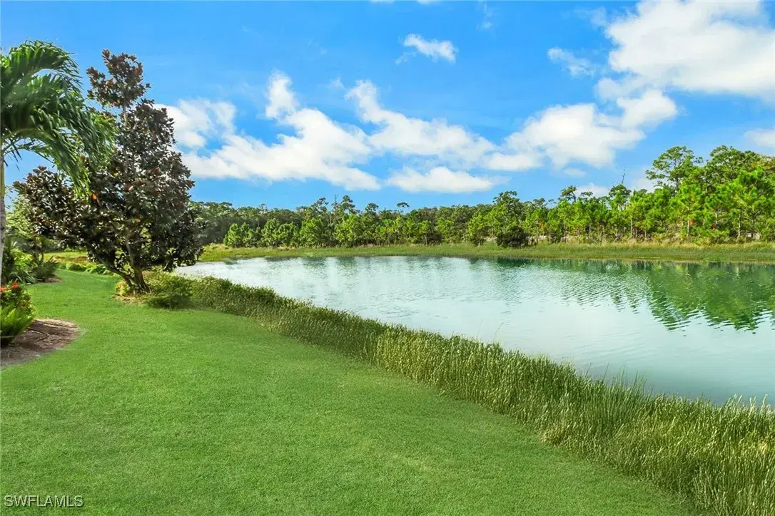 Picture of 7104 Dominica Dr, Naples, FL 34113