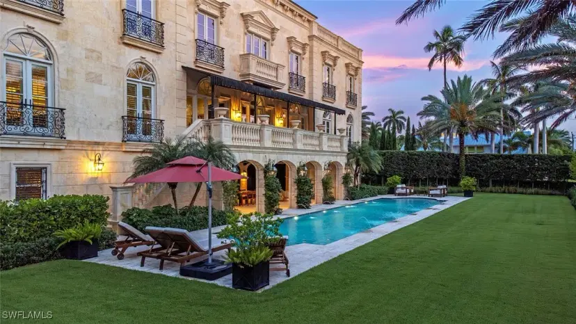 Picture of 111 5Th Ave S, Naples FL 34102