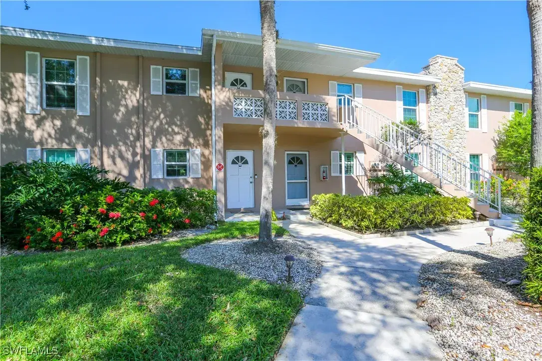Picture of 221 Cypress Way E 201, Naples, FL 34110