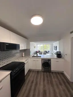 Picture of 1670 NE 191St St 400-3, Miami, FL 33179