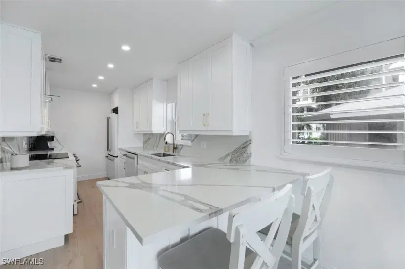 Picture of 2100 Gulf Shore Blvd N 120, Naples FL 34102