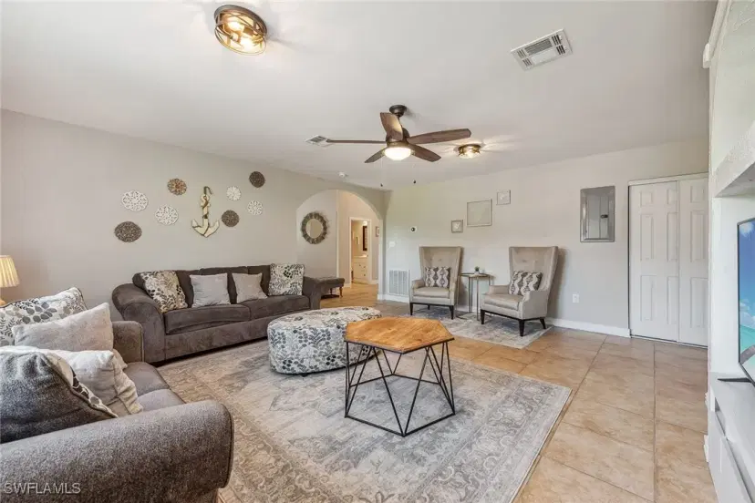 Picture of 159 7Th St, Naples FL 34113