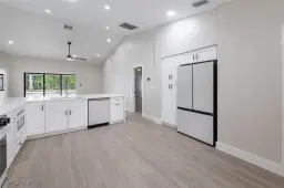 Picture of 581 Country Walk Ct, Naples, FL 34104