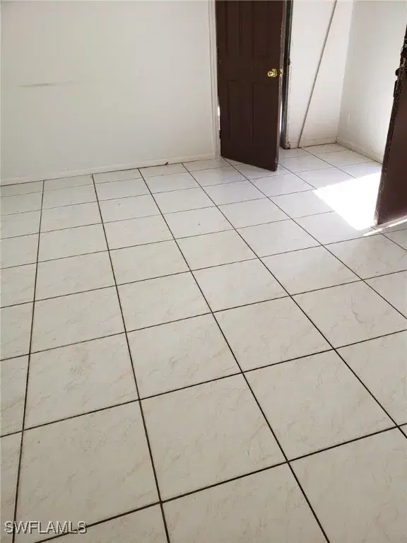 Picture of 2103 Pineview Rd 0, Fort Myers FL 33901