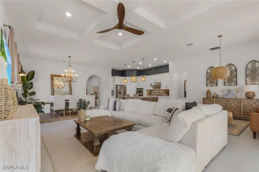Picture of 9839 Everglades Dr, Naples FL 34120