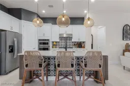 Picture of 9839 Everglades Dr, Naples, FL 34120