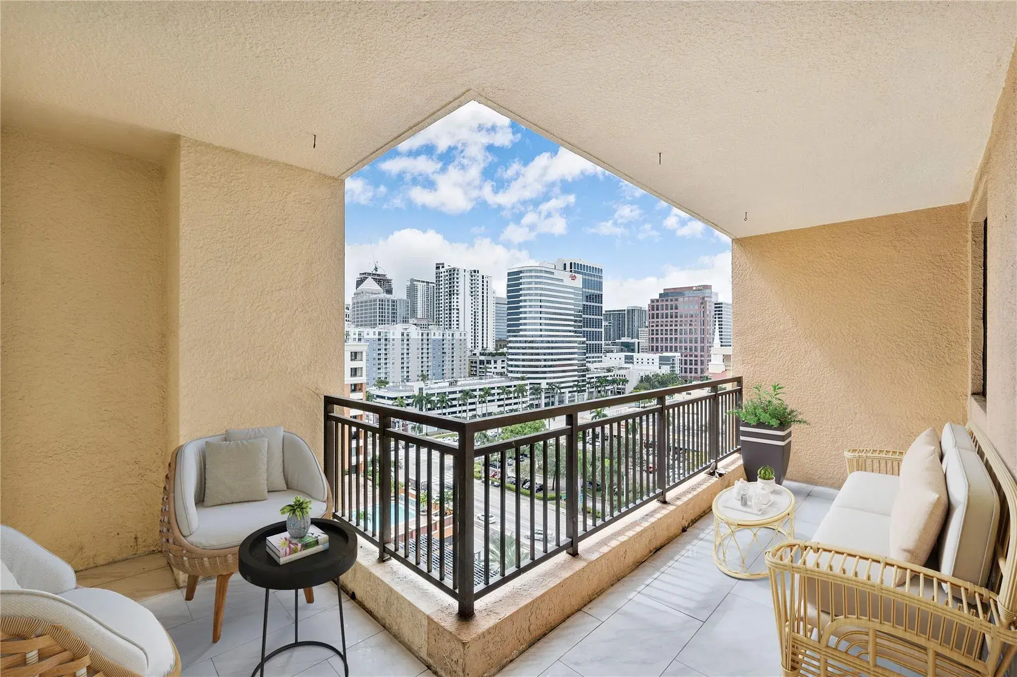 Picture of 110 N Federal Hwy 1403, Fort Lauderdale, FL 33301