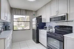 Picture of 7650 Tahiti Lane 106, Lake Worth, FL 33467