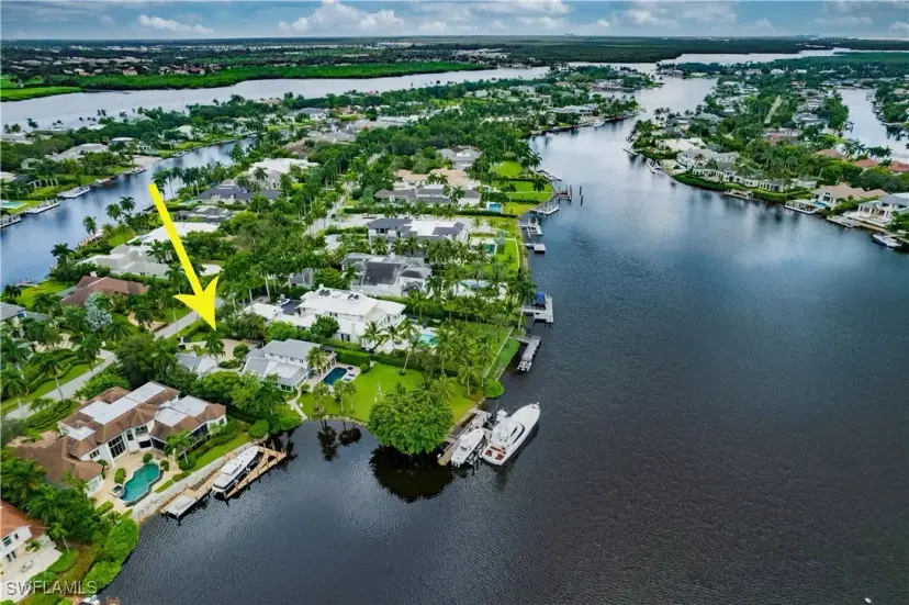 Picture of 958 Spyglass Ln, Naples FL 34102