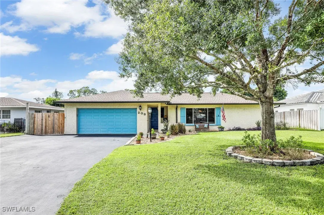 Picture of 208 Mentor Dr, Naples, FL 34110