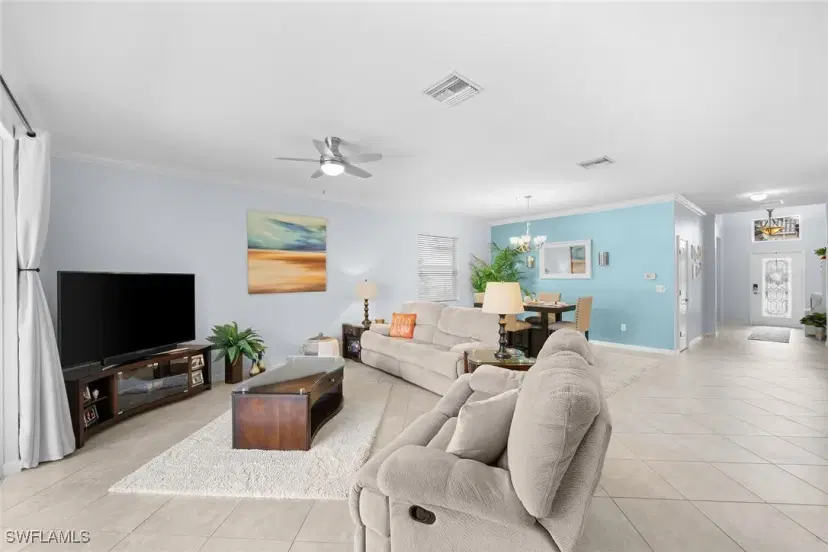 Picture of 1995 Fairmont Ln, Naples FL 34120