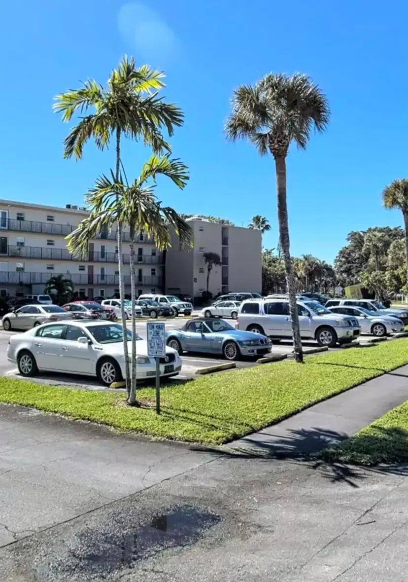 Picture of 225 Bonnie Boulevard 306, Palm Springs FL 33461
