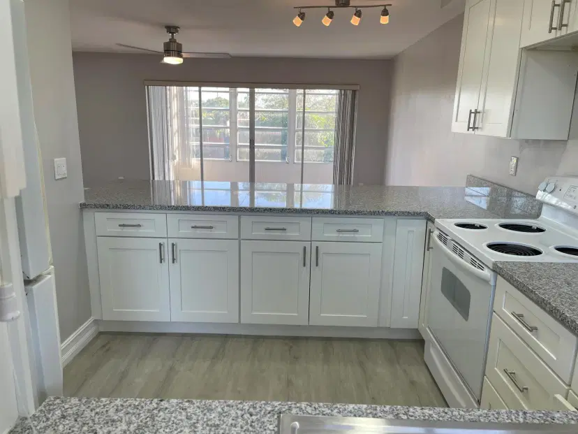 Picture of 225 Bonnie Boulevard 306, Palm Springs FL 33461