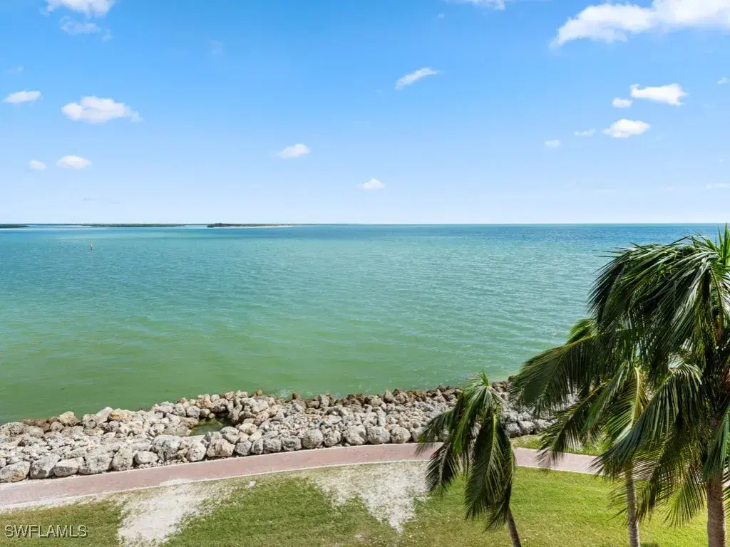 Picture of 970 Cape Marco Dr 402, Marco Island, FL 34145