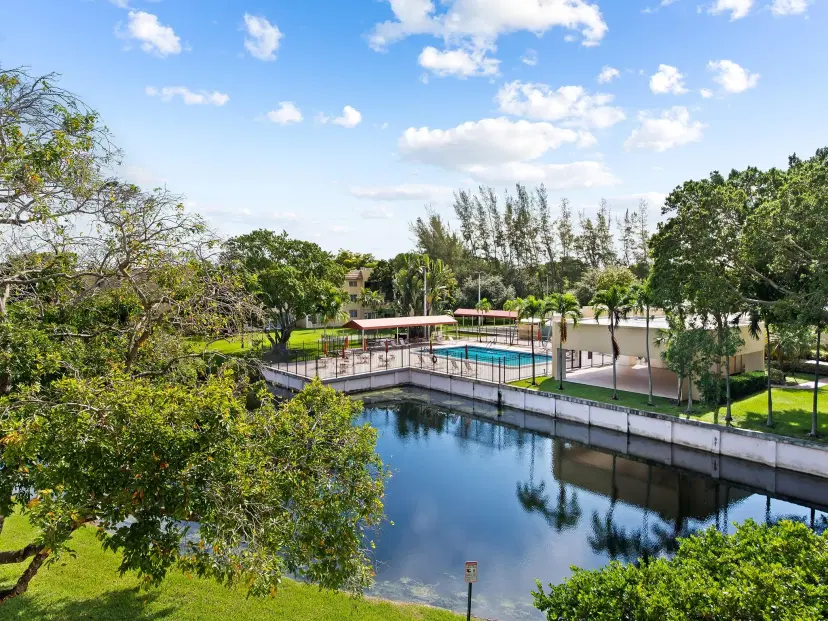 Picture of 5750 NW 64Th Ave 305, Tamarac FL 33319