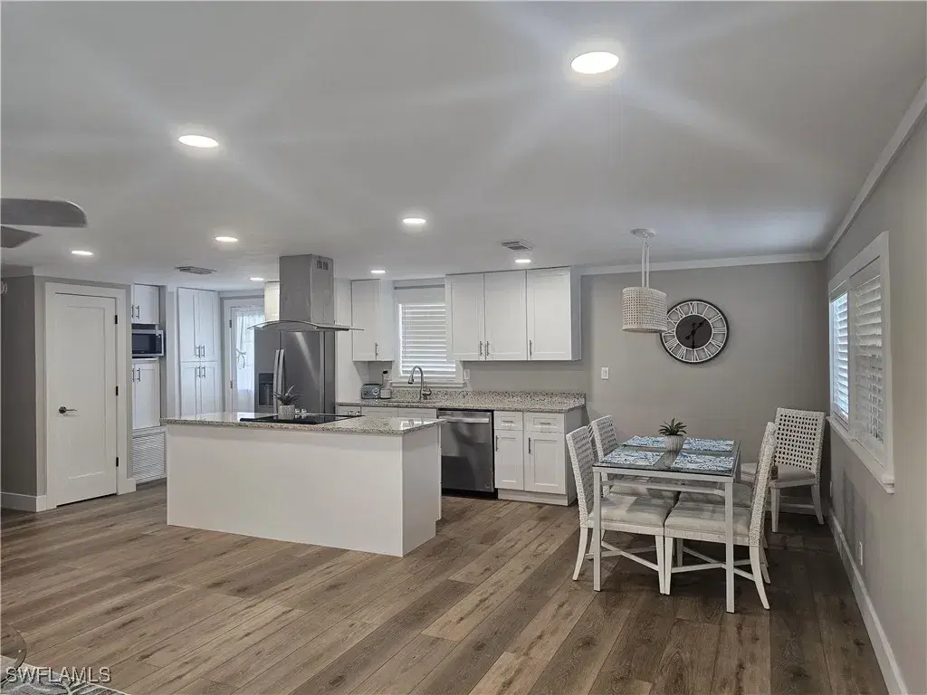 Picture of 626 Forest Palm Ct, North Fort Myers, FL 33917