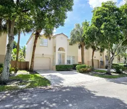 Picture of 10980 NW 12Th Ct, Plantation, FL 33322
