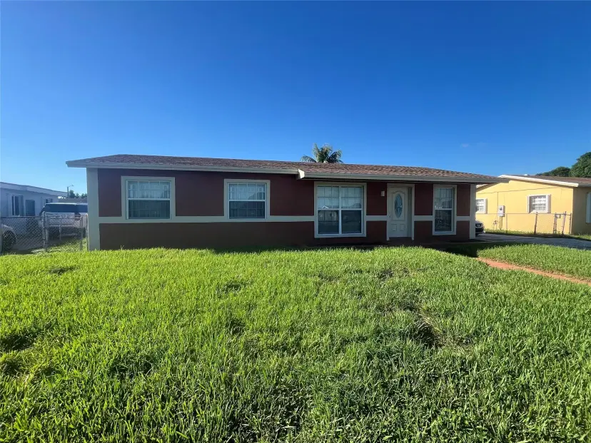 Picture of 3560 NW 196Th Ln, Miami Gardens FL 33056