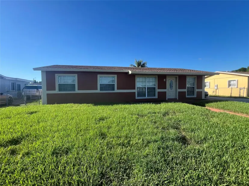Picture of 3560 NW 196Th Ln, Miami Gardens FL 33056