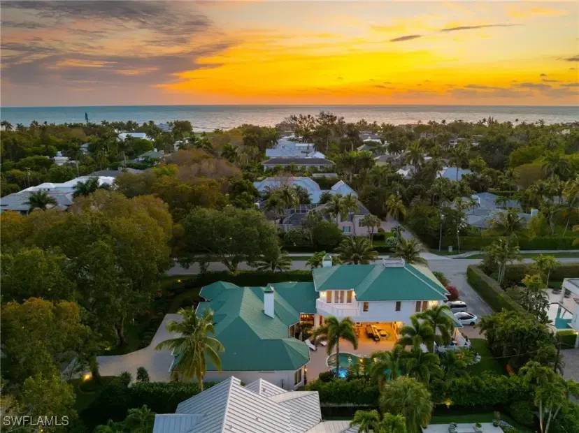 Picture of 315 3Rd Ave N, Naples FL 34102