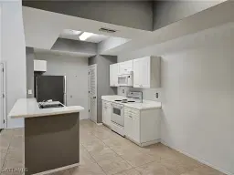 Picture of 9055 Colby Dr 2218, Fort Myers, FL 33919