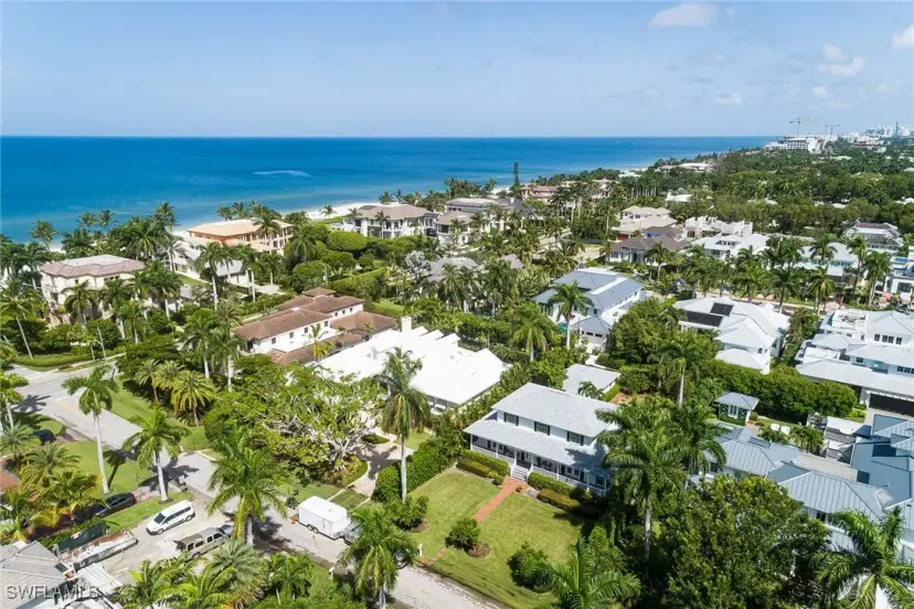 Picture of 155 1St Ave S, Naples FL 34102