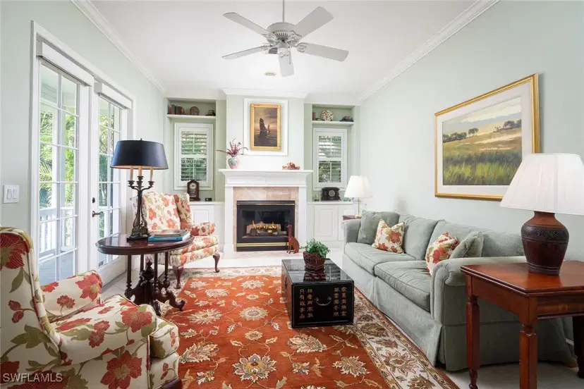 Picture of 155 1St Ave S, Naples FL 34102