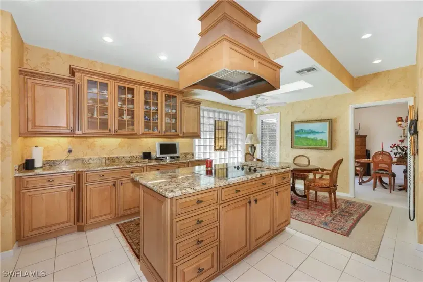 Picture of 204 Edgemere Way S, Naples FL 34105