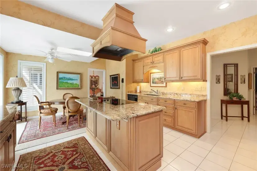 Picture of 204 Edgemere Way S, Naples FL 34105