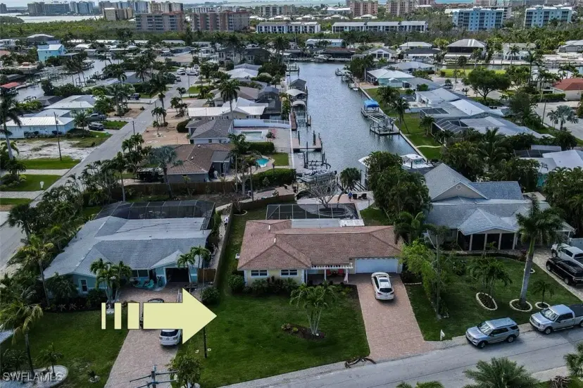Picture of 220 Albatross St, Fort Myers Beach FL 33931