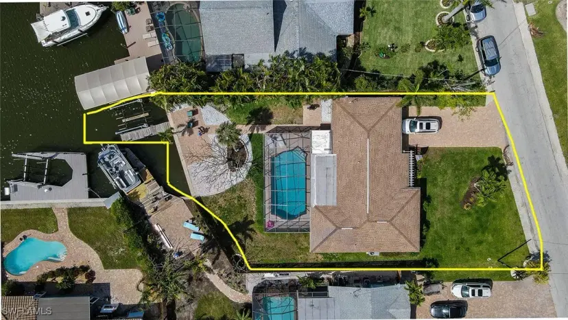 Picture of 220 Albatross St, Fort Myers Beach FL 33931