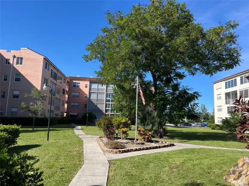 Picture of 2841 Somerset Dr 400, Lauderdale Lakes FL 33311