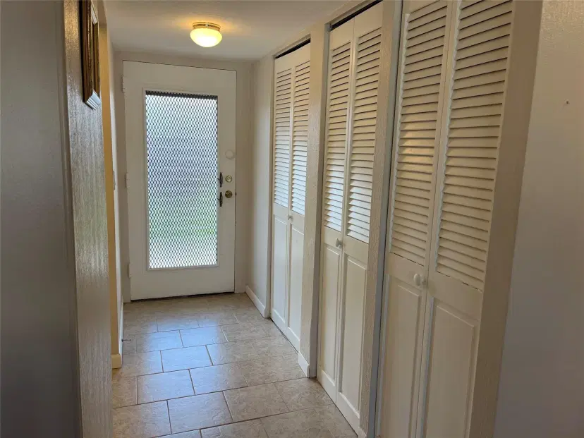 Picture of 2841 Somerset Dr 400, Lauderdale Lakes FL 33311