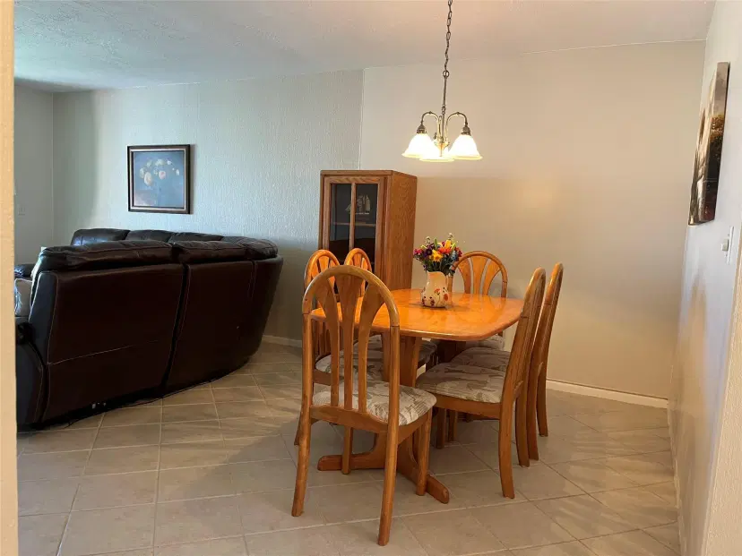 Picture of 2841 Somerset Dr 400, Lauderdale Lakes FL 33311