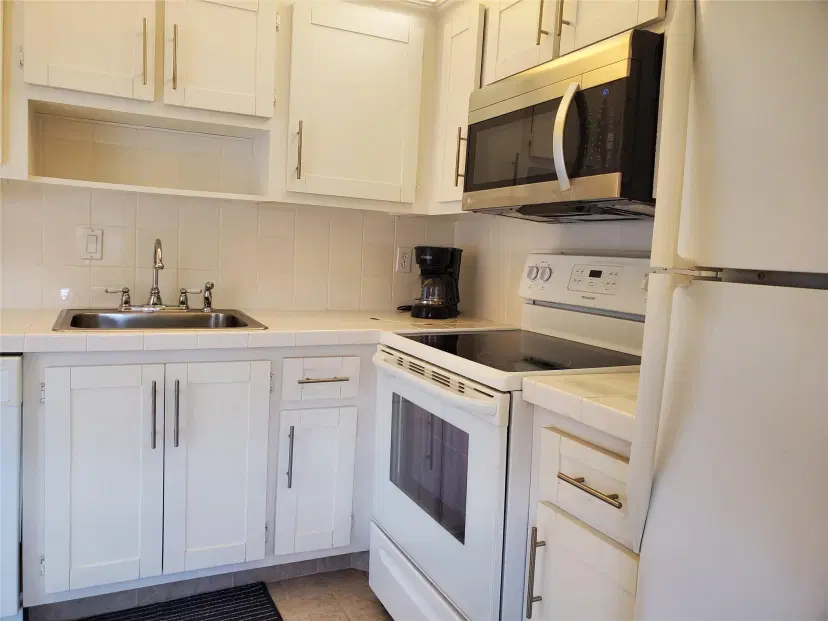Picture of 2841 Somerset Dr 400, Lauderdale Lakes FL 33311