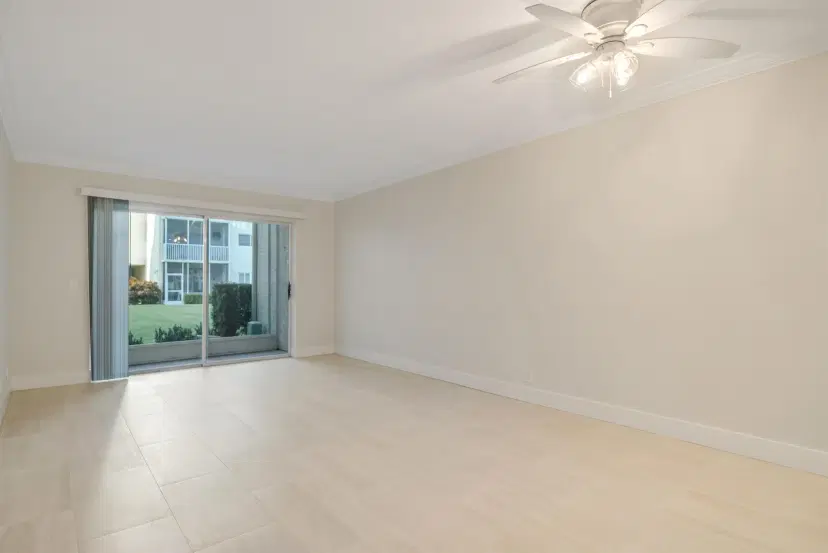 Picture of 646 Snug Harbor Drive H106, Boynton Beach FL 33435