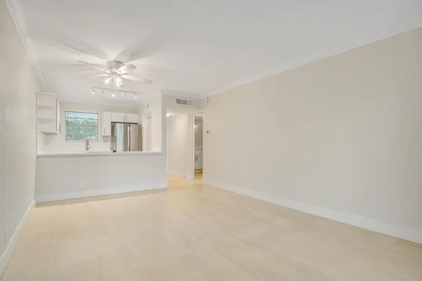 Picture of 646 Snug Harbor Drive H106, Boynton Beach FL 33435