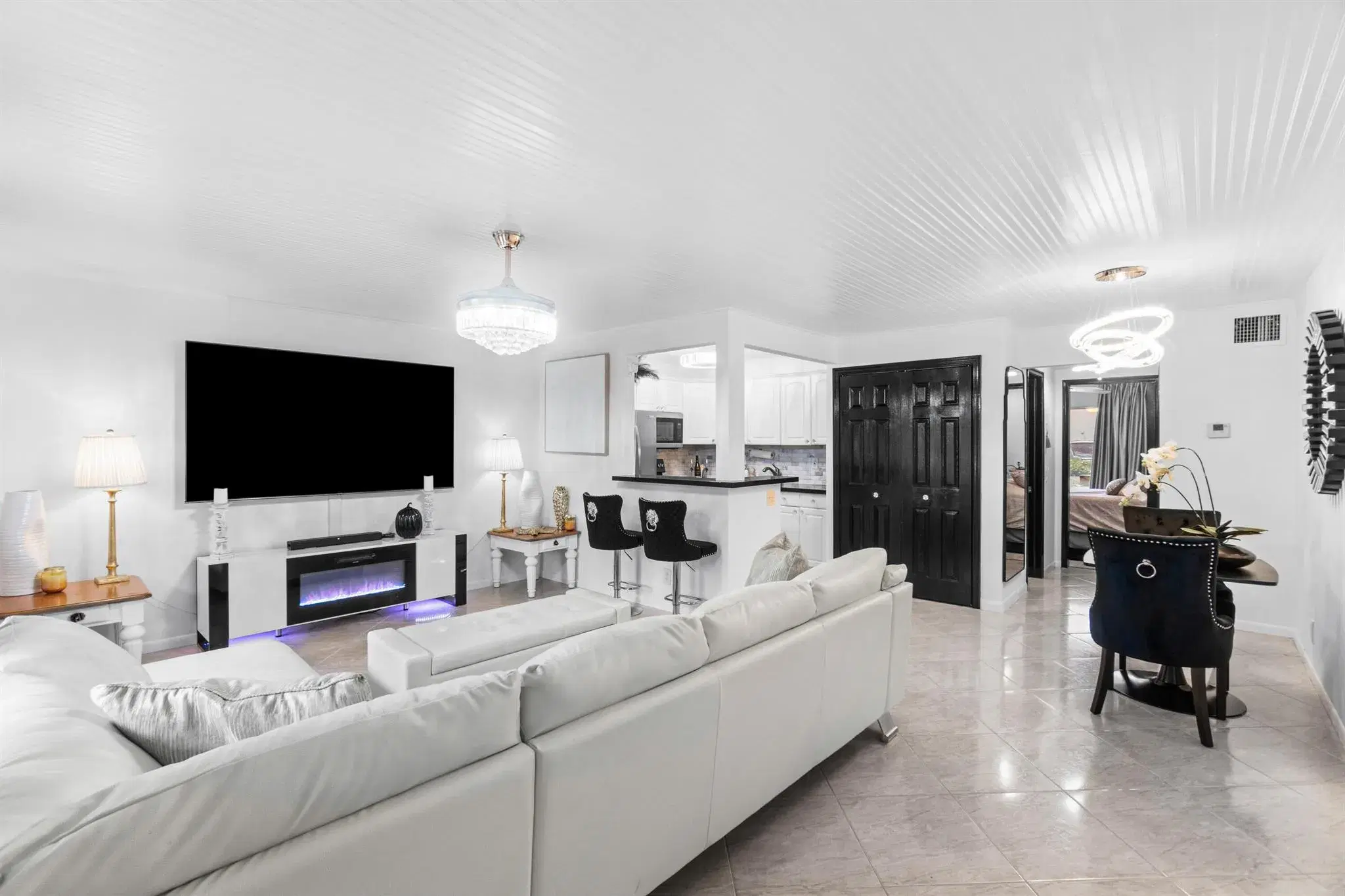 Picture of 340 Horizons W 102, Boynton Beach, FL 33435