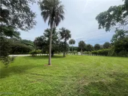 Picture of 1063 Shadowlawn Dr, Naples, FL 34104