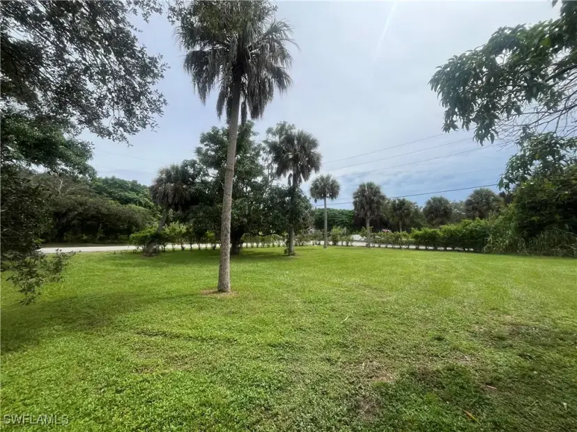Picture of 1063 Shadowlawn Dr, Naples FL 34104