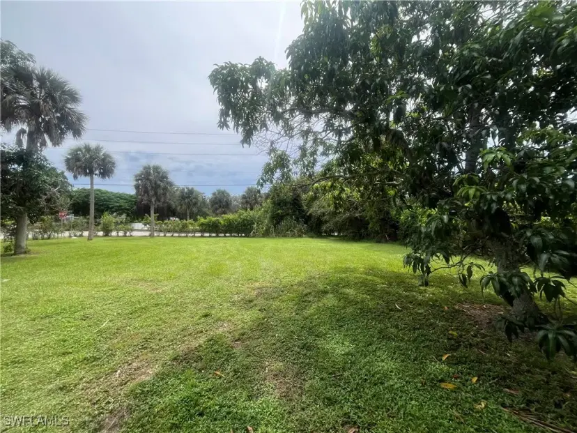 Picture of 1063 Shadowlawn Dr, Naples FL 34104