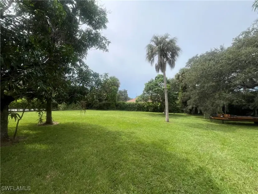 Picture of 1063 Shadowlawn Dr, Naples FL 34104